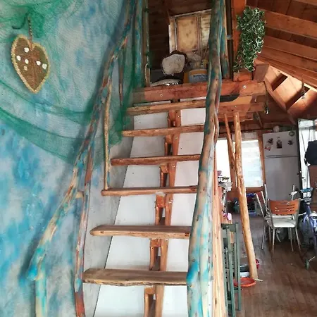 Ahsap Havuzlu Yazlik Ev Doganbey (Izmir)